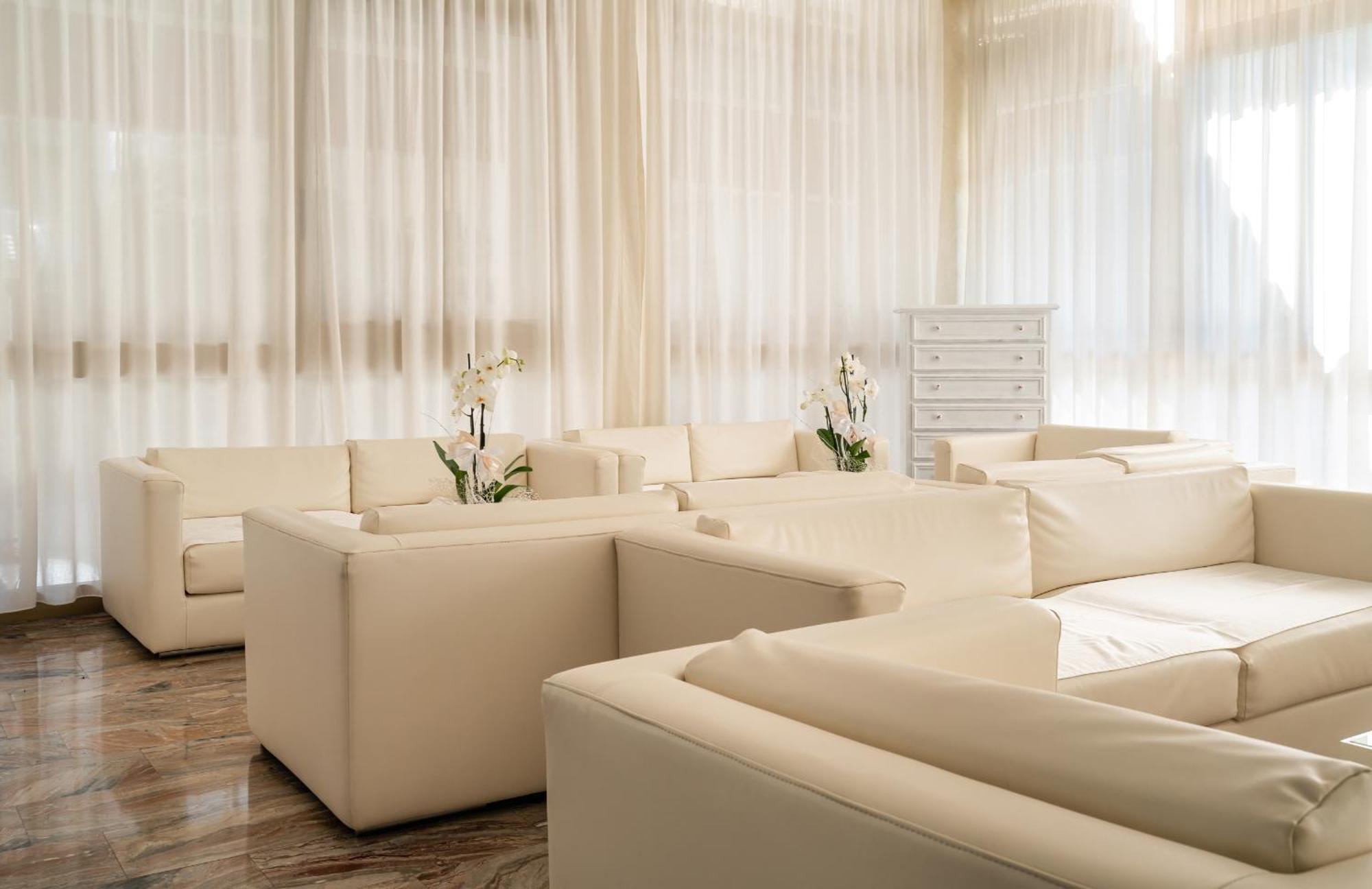 Hotel Universal Cattolica Extérieur photo