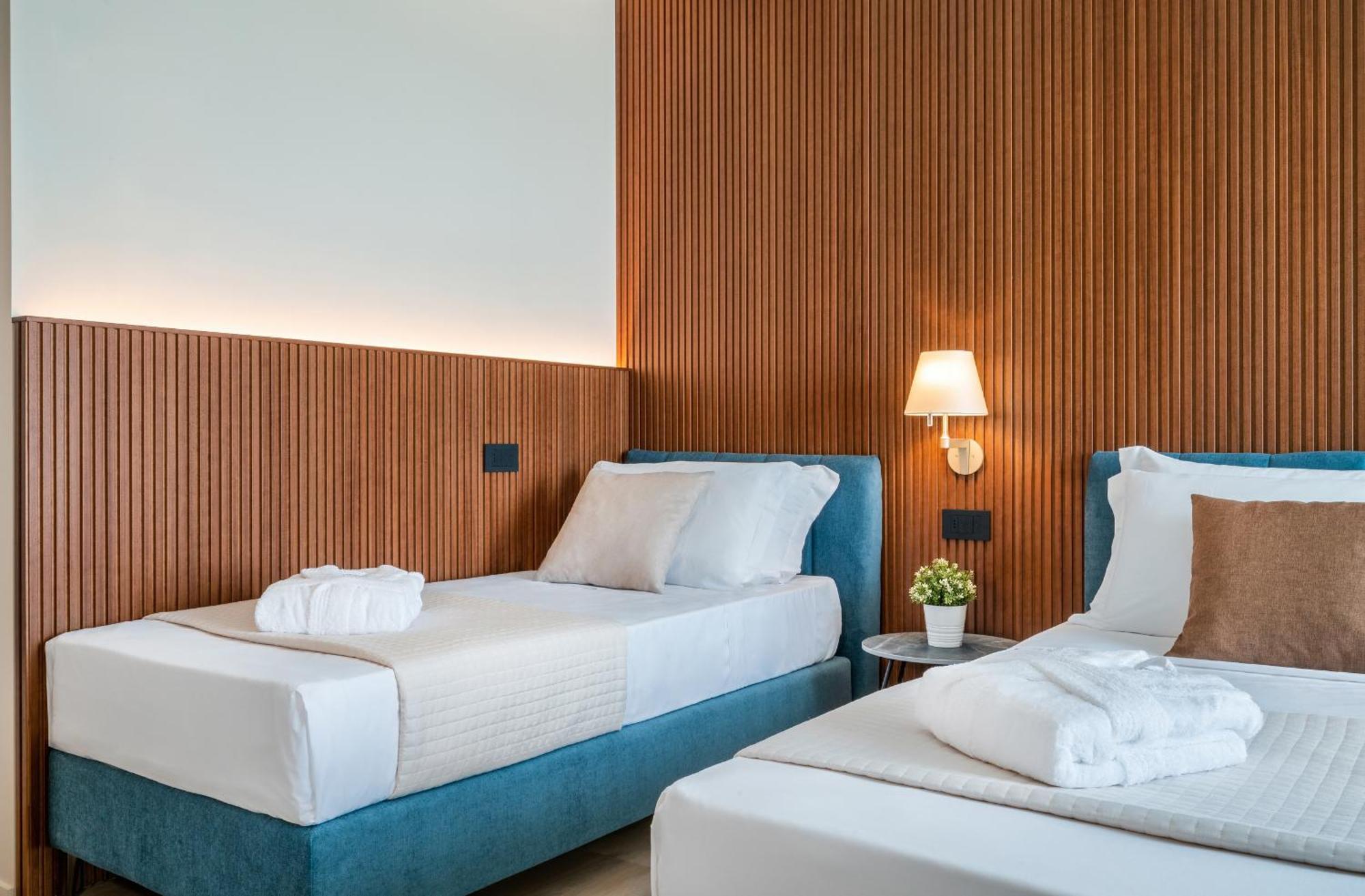 Hotel Universal Cattolica Extérieur photo