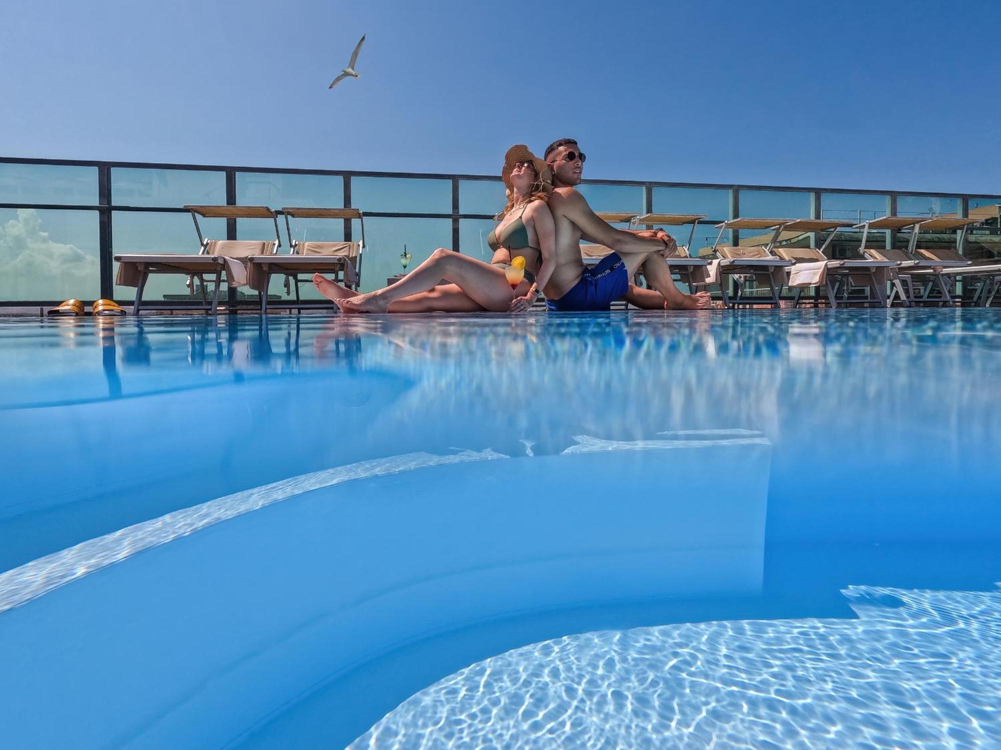 Hotel Universal Cattolica Extérieur photo